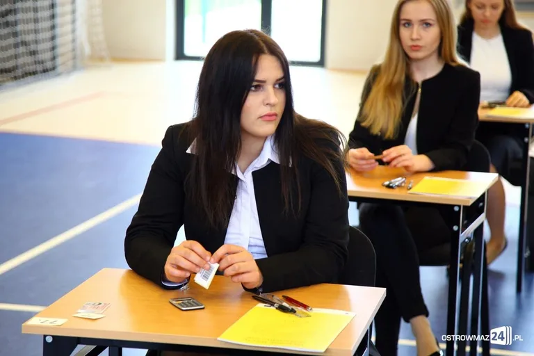 Drugi dzień zmagań maturzystów. Dziś "królowa nauk" (zdjęcia)