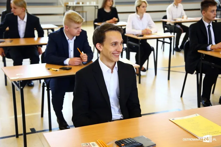 Drugi dzień zmagań maturzystów. Dziś "królowa nauk" (zdjęcia)