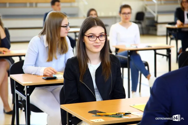 Drugi dzień zmagań maturzystów. Dziś "królowa nauk" (zdjęcia)