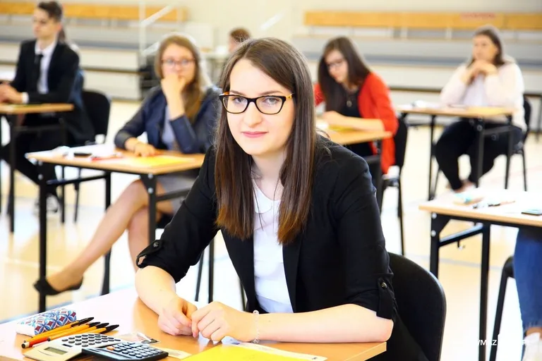 Drugi dzień zmagań maturzystów. Dziś "królowa nauk" (zdjęcia)