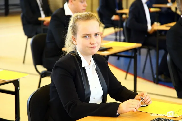 Drugi dzień zmagań maturzystów. Dziś "królowa nauk" (zdjęcia)