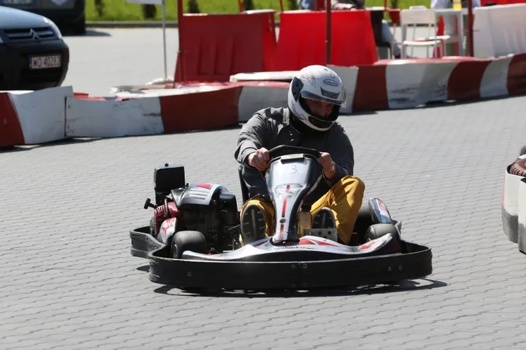 Karting nowym sportem w regionie (zdjęcia, wideo)