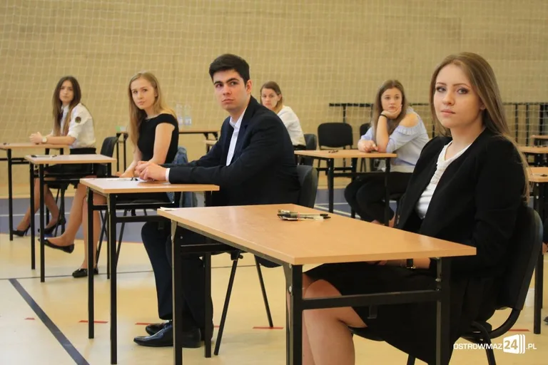 Matura 2017: abiturienci zdają egzamin z języka polskiego (zdjęcia)
