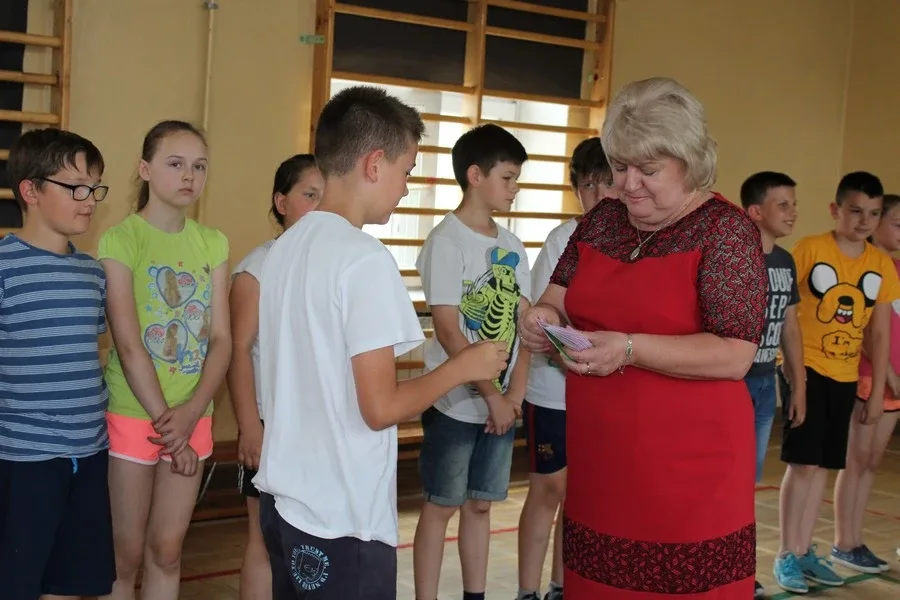 Uczniowie "Jedynki" z kartami rowerowymi (zdjęcia)