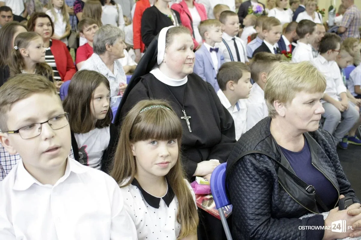 Najmłodsi z "Dwójki" rozpoczęli wakacje (zdjęcia)