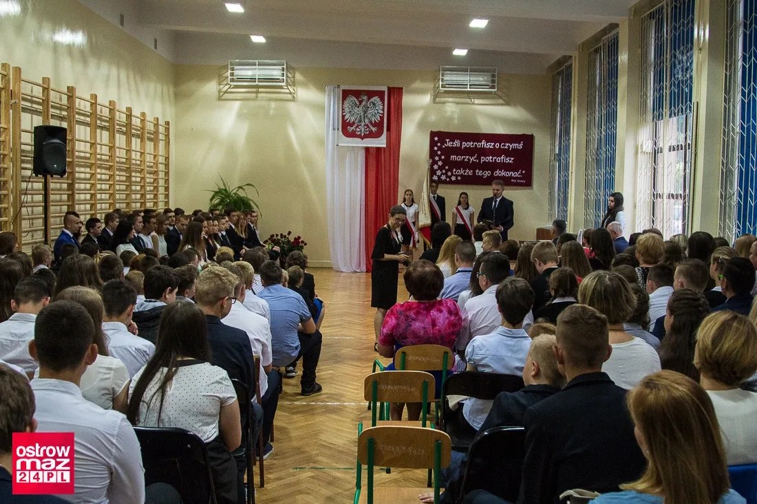 Zakończenie roku szkolnego w ostrowskiej "Czwórce" (zdjęcia)