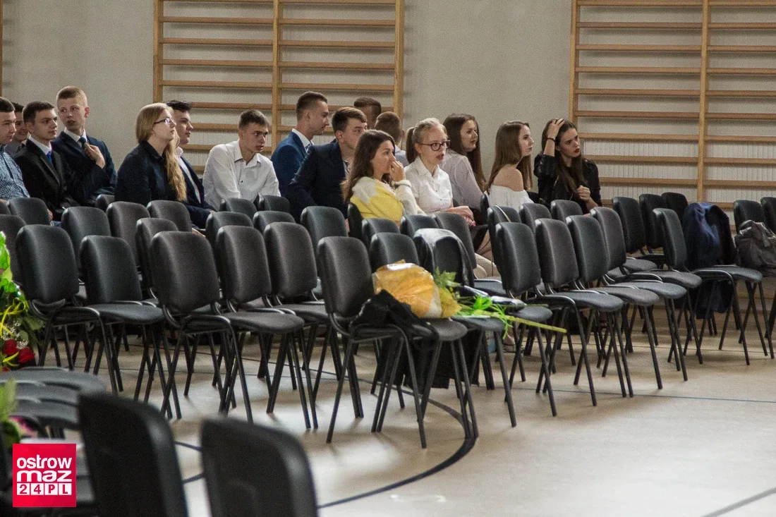 Zakończenie roku szkolnego w ostrowskim liceum (zdjęcia)