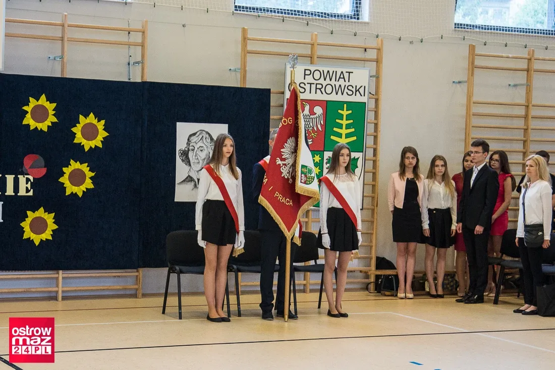 Zakończenie roku szkolnego w ostrowskim liceum (zdjęcia)