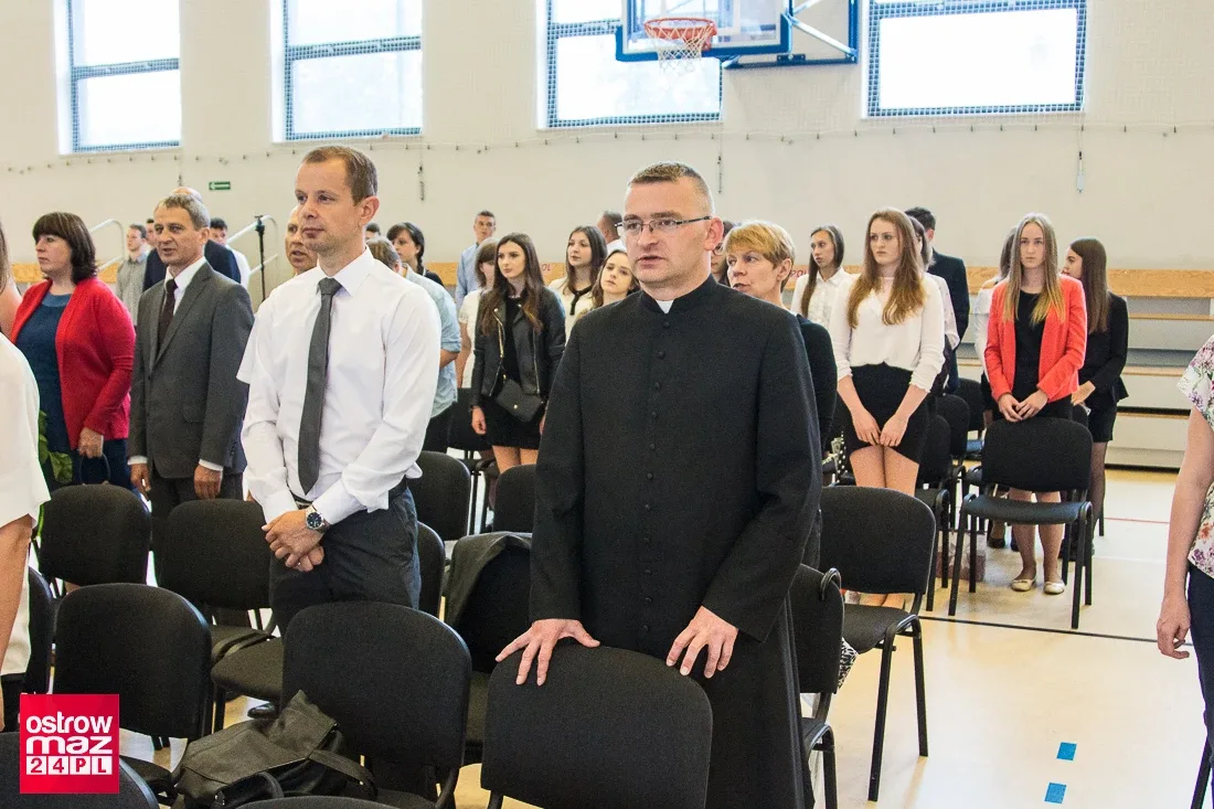 Zakończenie roku szkolnego w ostrowskim liceum (zdjęcia)
