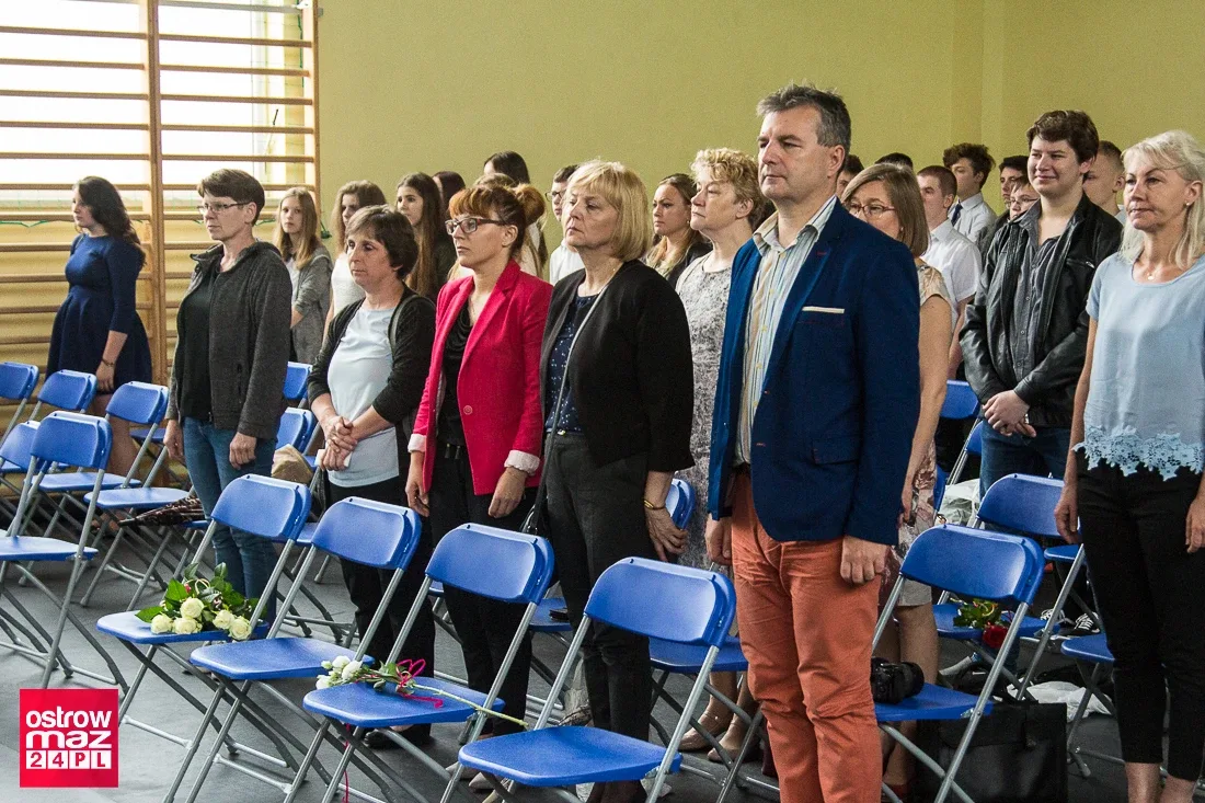 Zakończenie roku szkolnego gimnazjalistów "Dwójki" (zdjęcia, wideo)