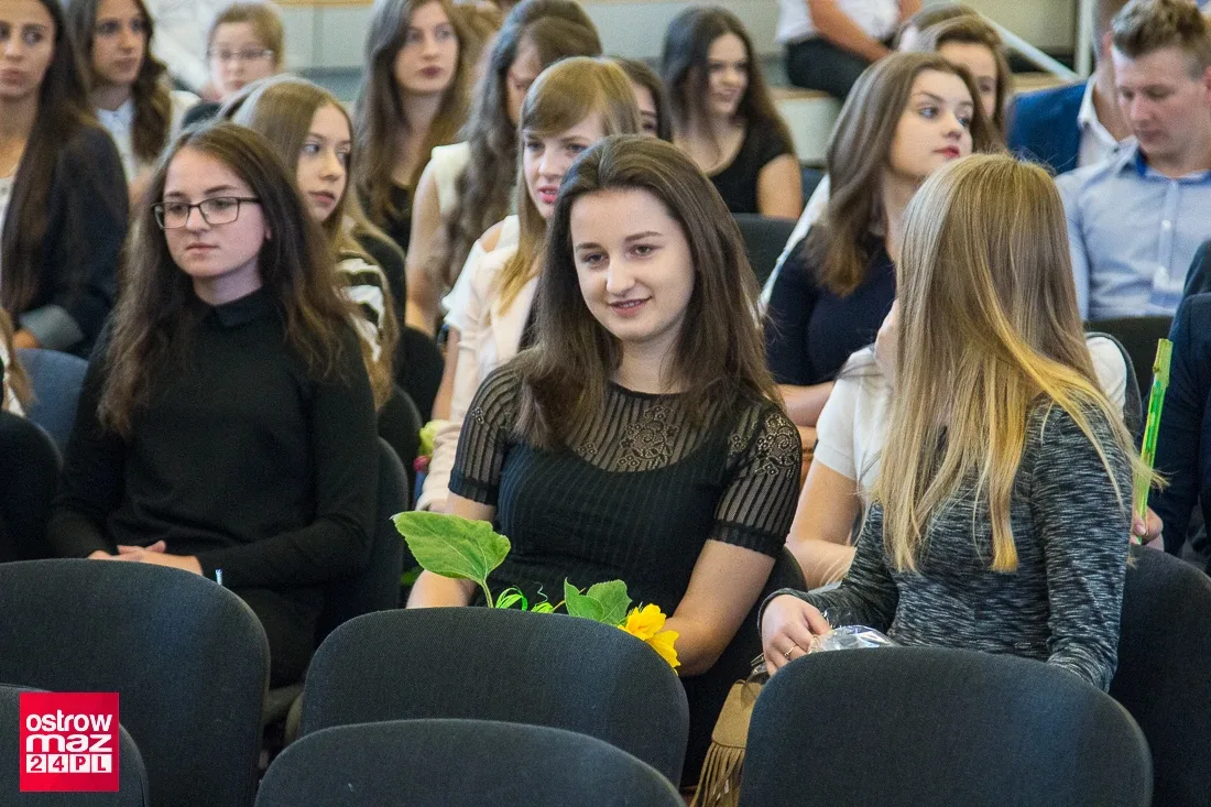 Zakończenie roku szkolnego w ostrowskim liceum (zdjęcia)