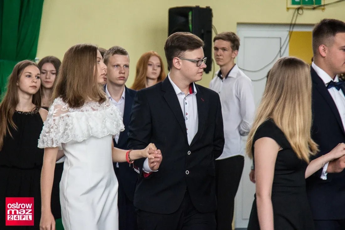 Zakończenie roku szkolnego gimnazjalistów "Dwójki" (zdjęcia, wideo)