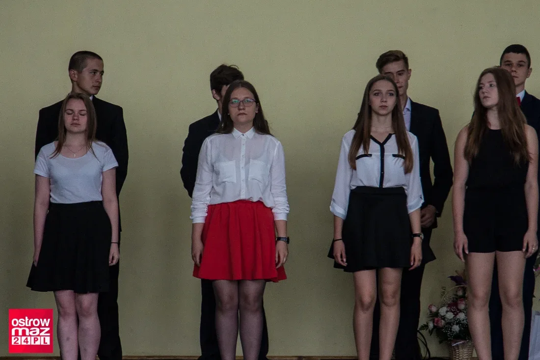 Zakończenie roku szkolnego gimnazjalistów "Dwójki" (zdjęcia, wideo)