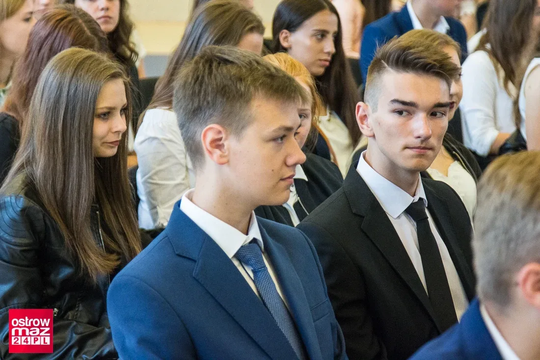 Zakończenie roku szkolnego w ostrowskim liceum (zdjęcia)