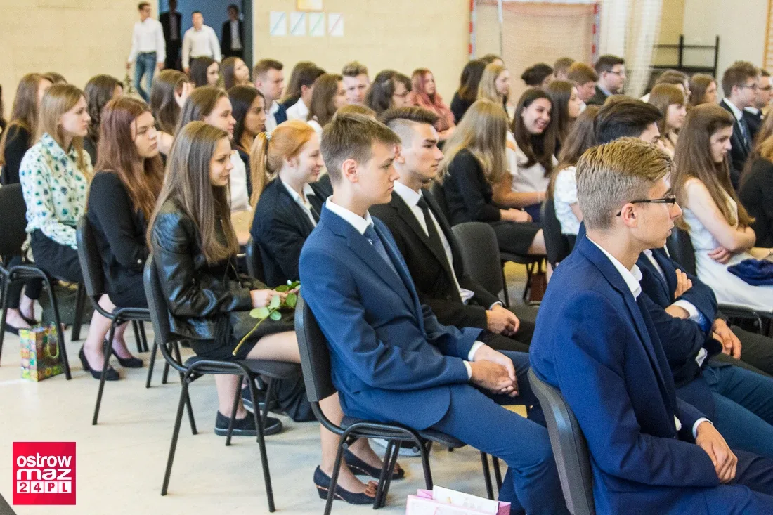 Zakończenie roku szkolnego w ostrowskim liceum (zdjęcia)