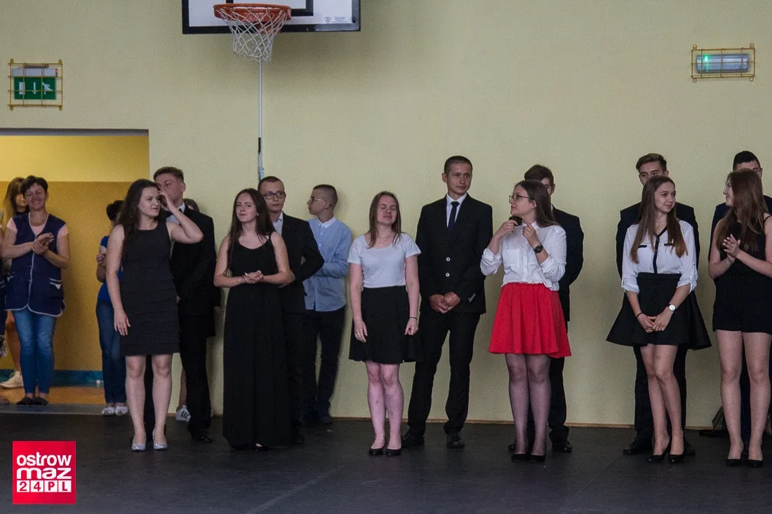 Zakończenie roku szkolnego gimnazjalistów "Dwójki" (zdjęcia, wideo)
