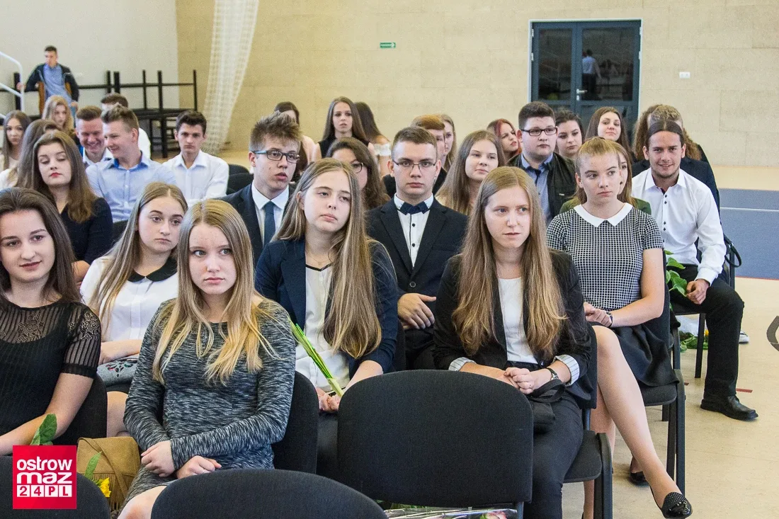Zakończenie roku szkolnego w ostrowskim liceum (zdjęcia)
