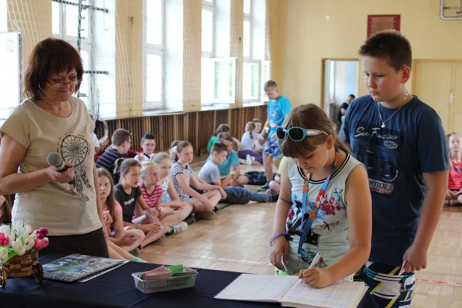 Uczniowie "Jedynki" z kartami rowerowymi (zdjęcia)