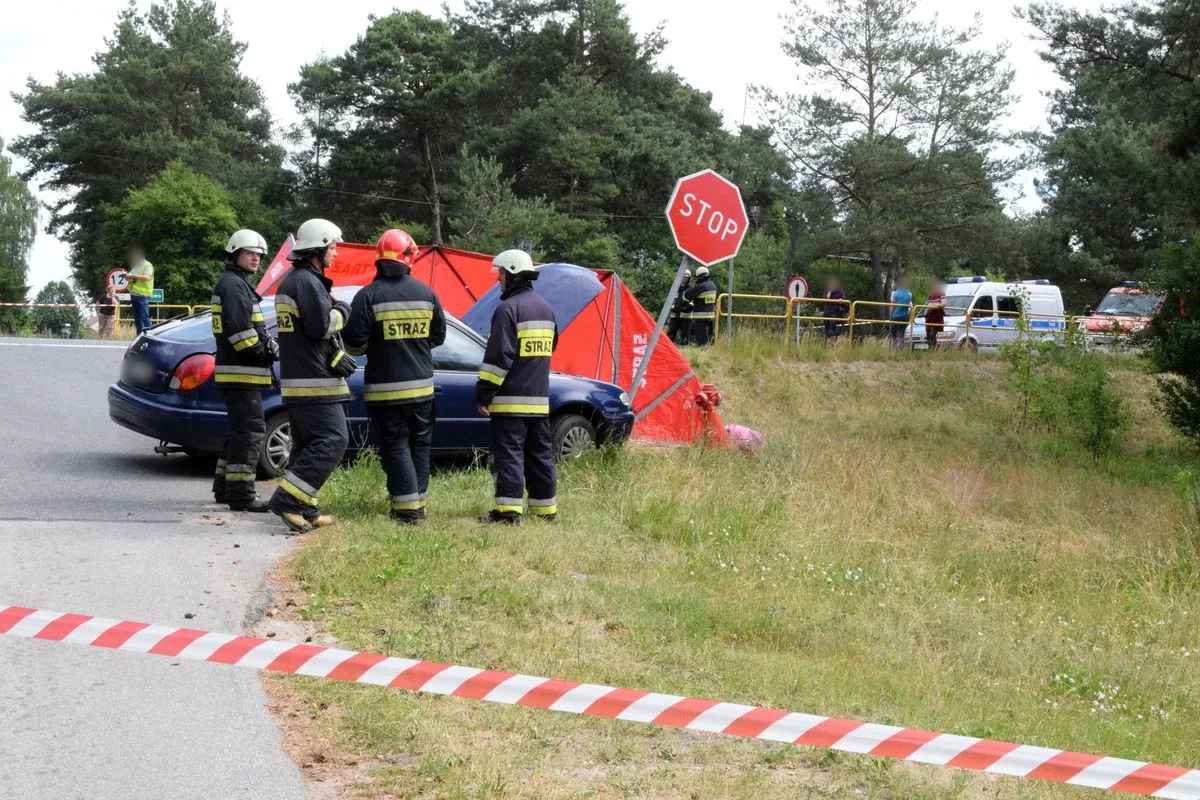 Śmiertelny wypadek na drodze krajowej nr 60 (zdjęcia)
