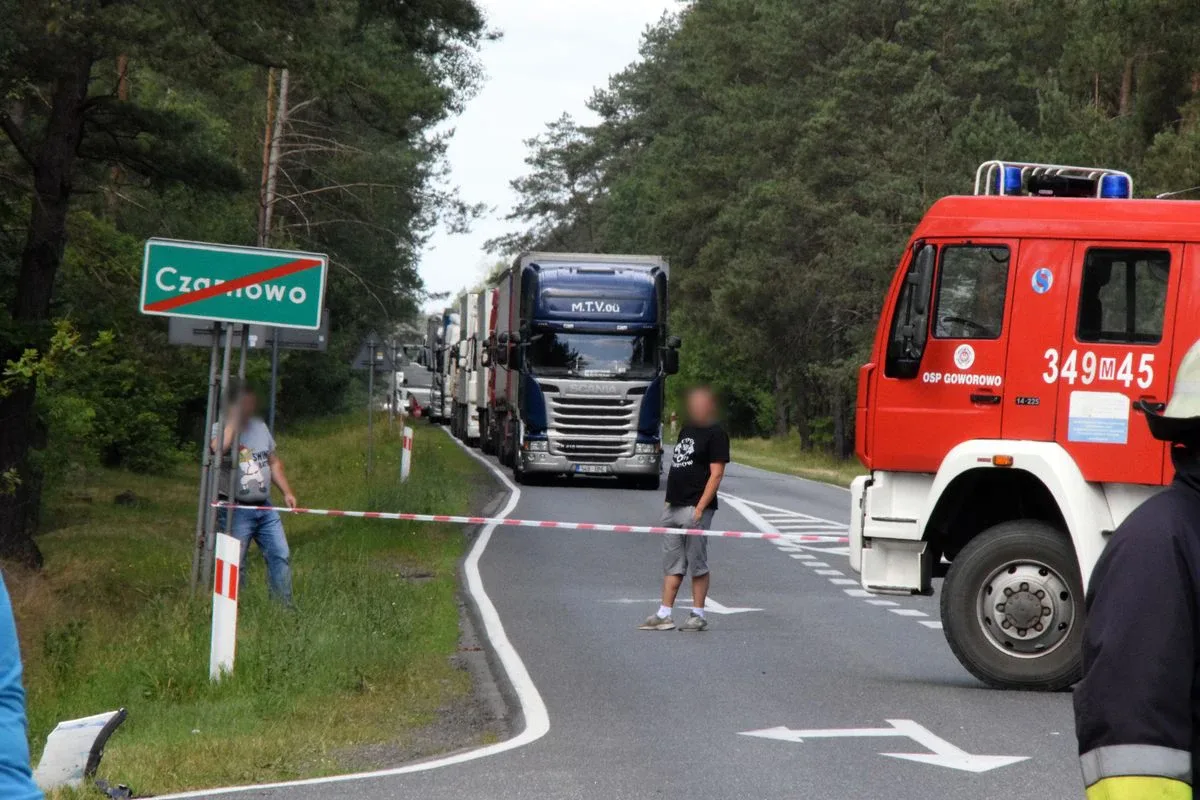 Śmiertelny wypadek na drodze krajowej nr 60 (zdjęcia)