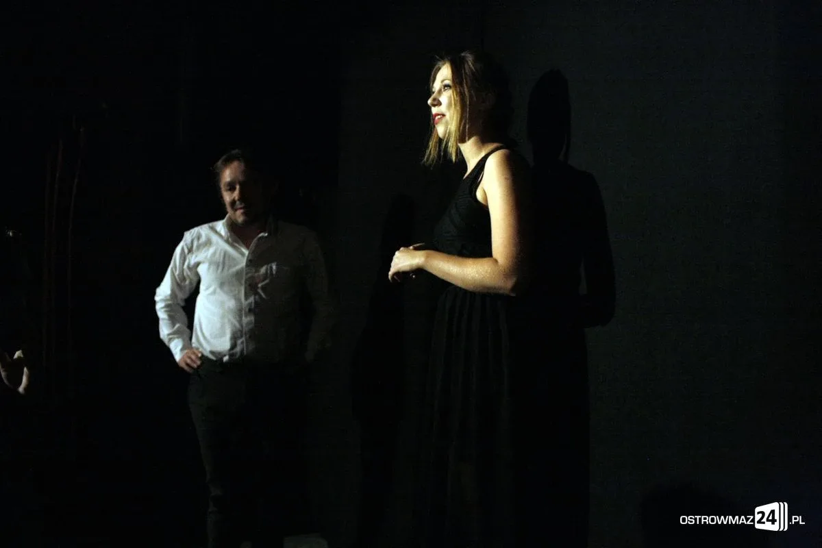 Premiera w ostrowskim teatrze z nowym reżyserem (zdjęcia)