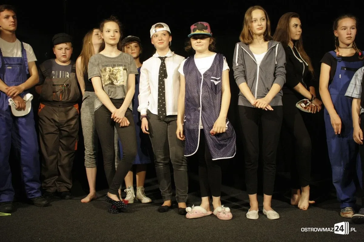 Premiera w ostrowskim teatrze z nowym reżyserem (zdjęcia)