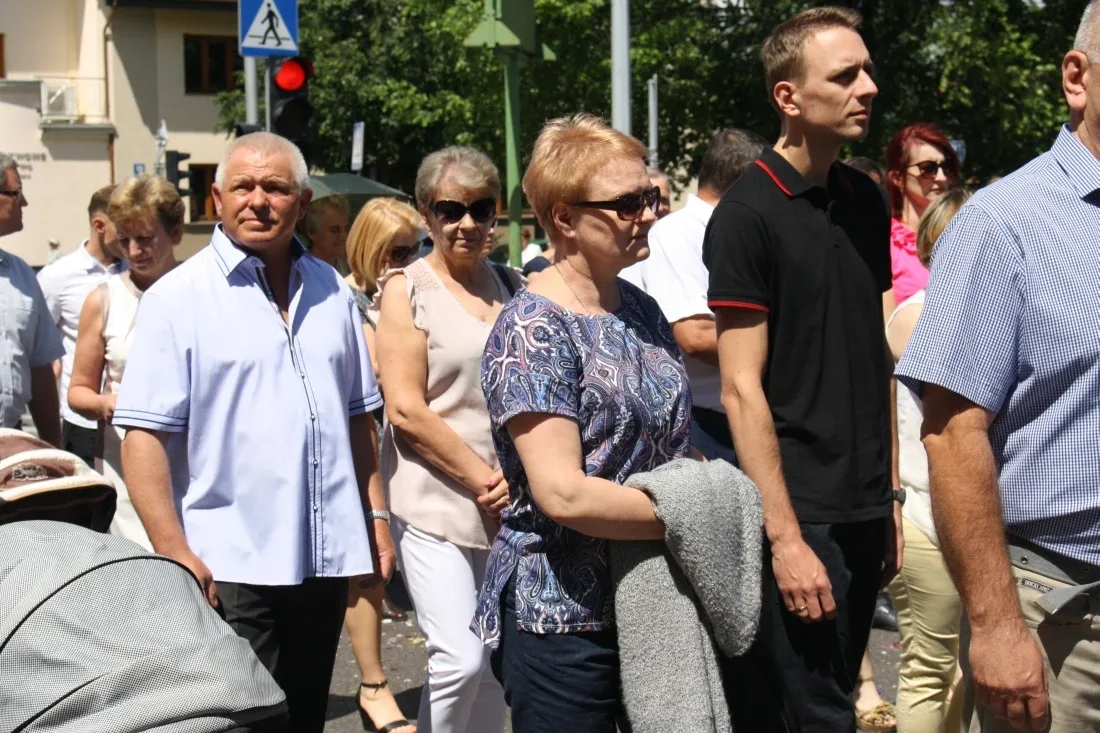 Procesje Bożego Ciała przeszły ulicami miasta (zdjęcia)
