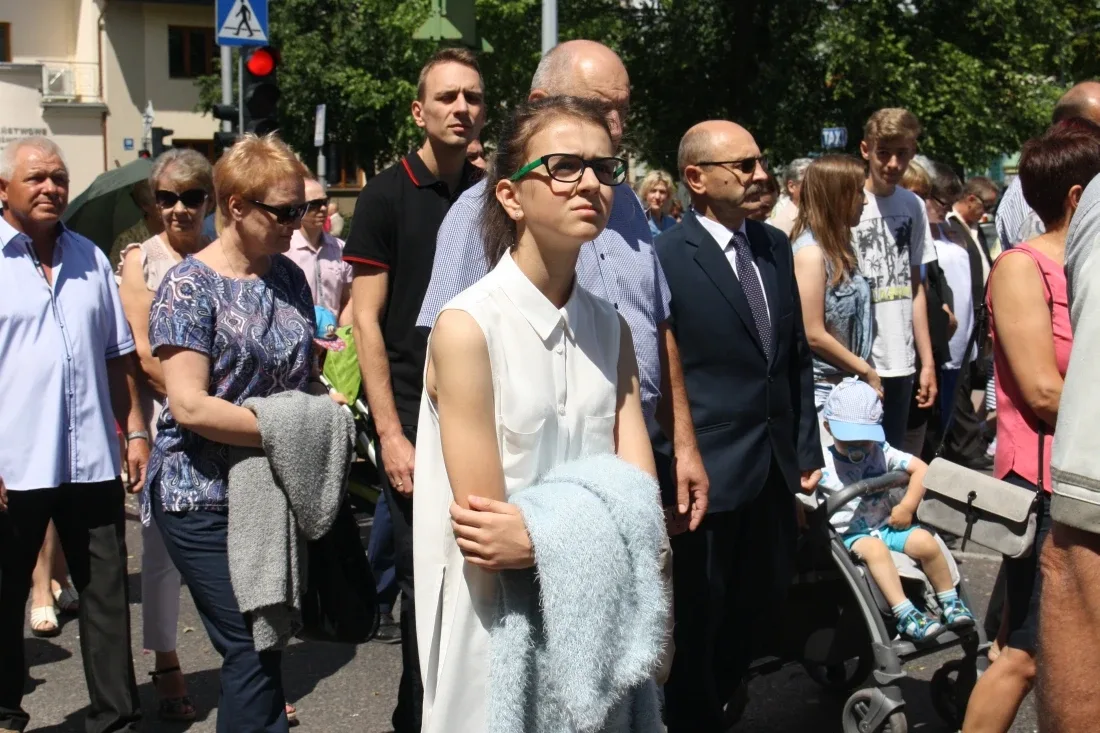 Procesje Bożego Ciała przeszły ulicami miasta (zdjęcia)