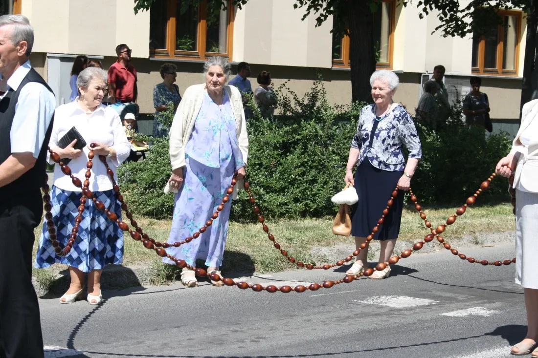 Procesje Bożego Ciała przeszły ulicami miasta (zdjęcia)
