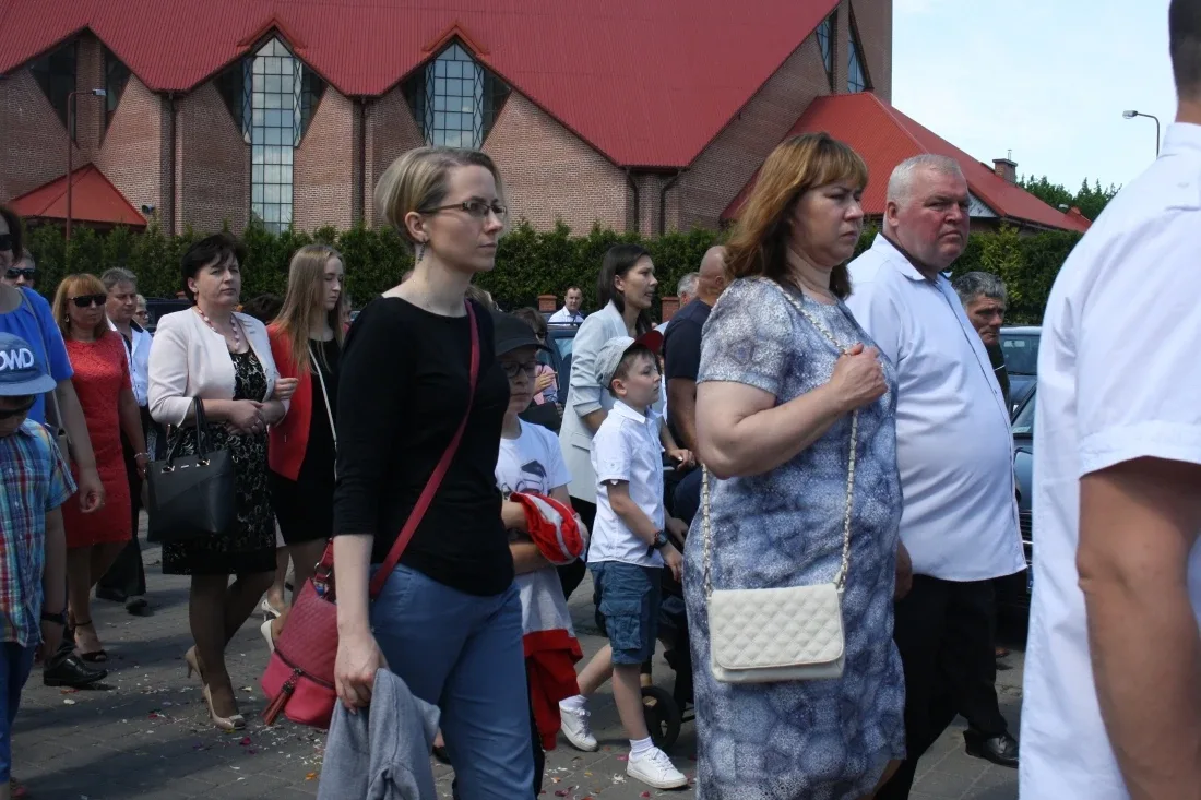 Procesje Bożego Ciała przeszły ulicami miasta (zdjęcia)