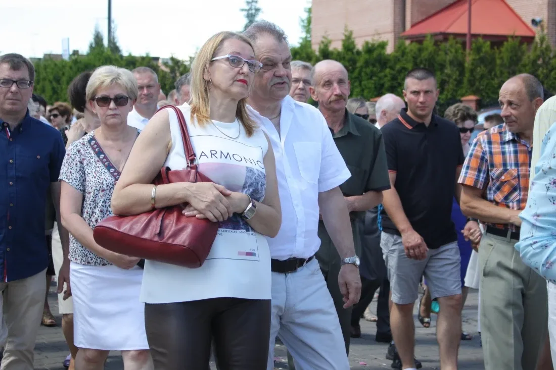 Procesje Bożego Ciała przeszły ulicami miasta (zdjęcia)