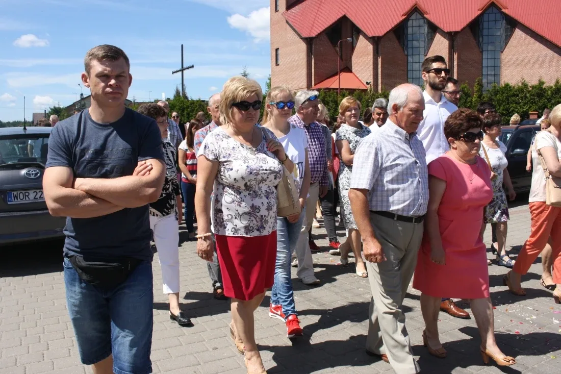 Procesje Bożego Ciała przeszły ulicami miasta (zdjęcia)