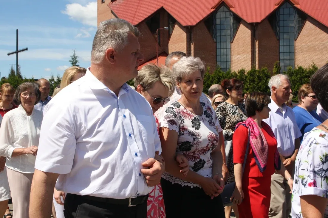 Procesje Bożego Ciała przeszły ulicami miasta (zdjęcia)