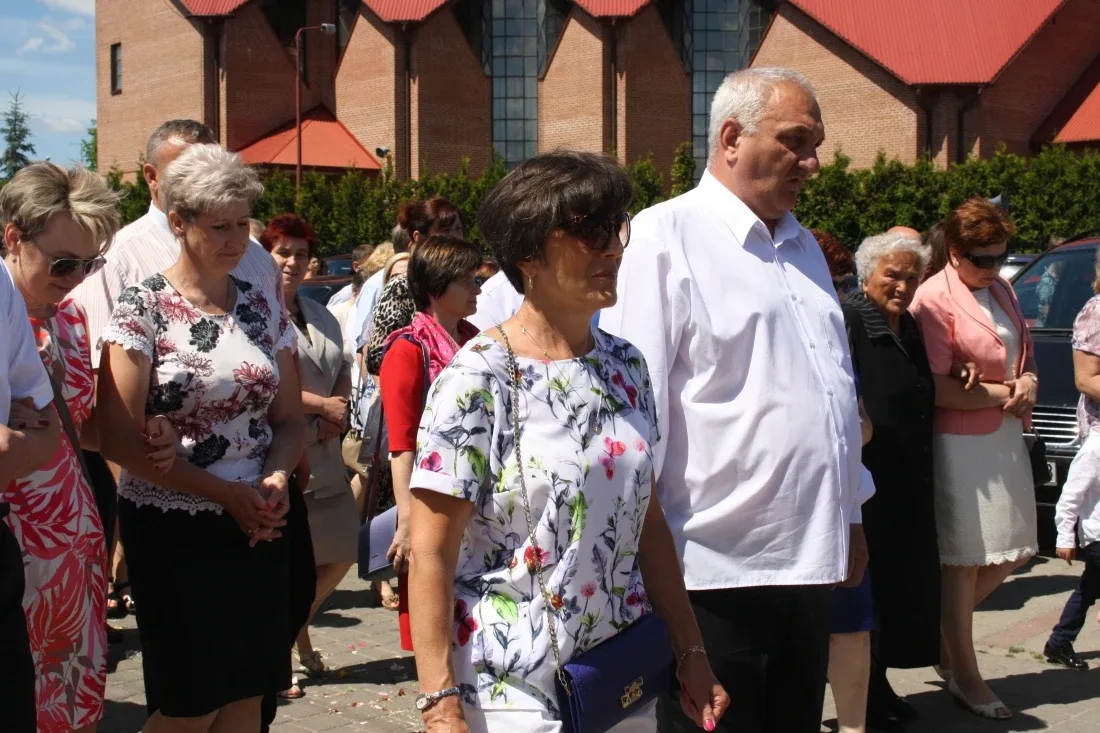 Procesje Bożego Ciała przeszły ulicami miasta (zdjęcia)