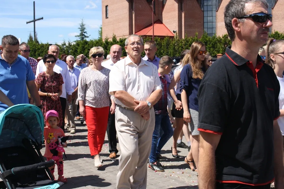 Procesje Bożego Ciała przeszły ulicami miasta (zdjęcia)