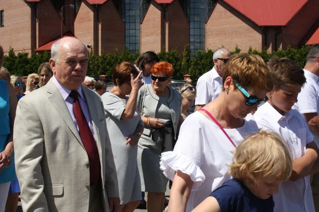 Procesje Bożego Ciała przeszły ulicami miasta (zdjęcia)