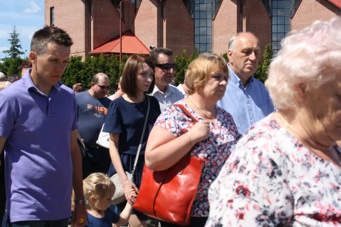 Procesje Bożego Ciała przeszły ulicami miasta (zdjęcia)
