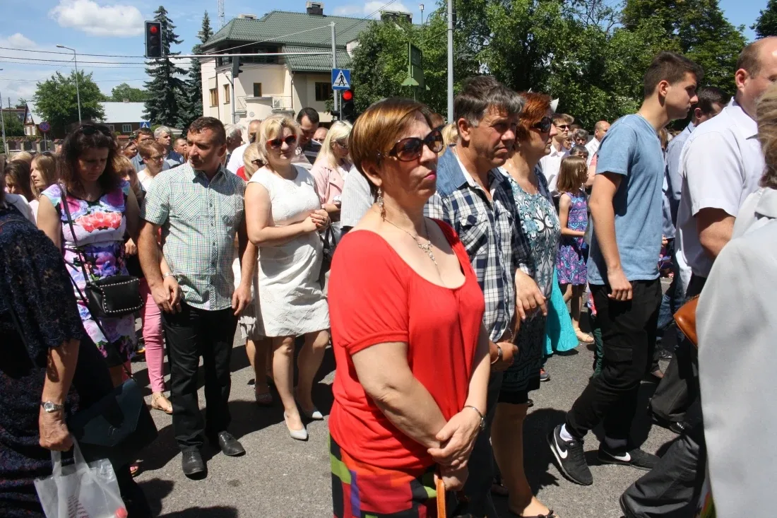 Procesje Bożego Ciała przeszły ulicami miasta (zdjęcia)