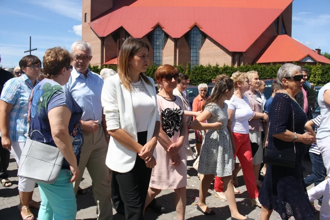 Procesje Bożego Ciała przeszły ulicami miasta (zdjęcia)