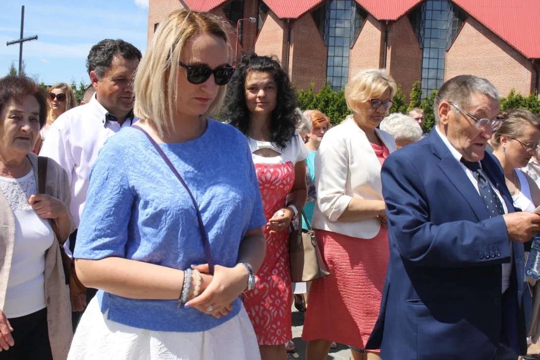 Procesje Bożego Ciała przeszły ulicami miasta (zdjęcia)