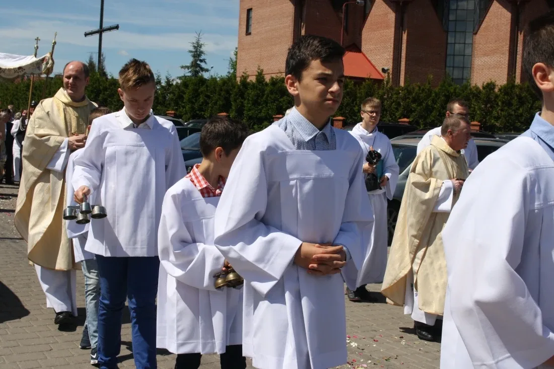 Procesje Bożego Ciała przeszły ulicami miasta (zdjęcia)