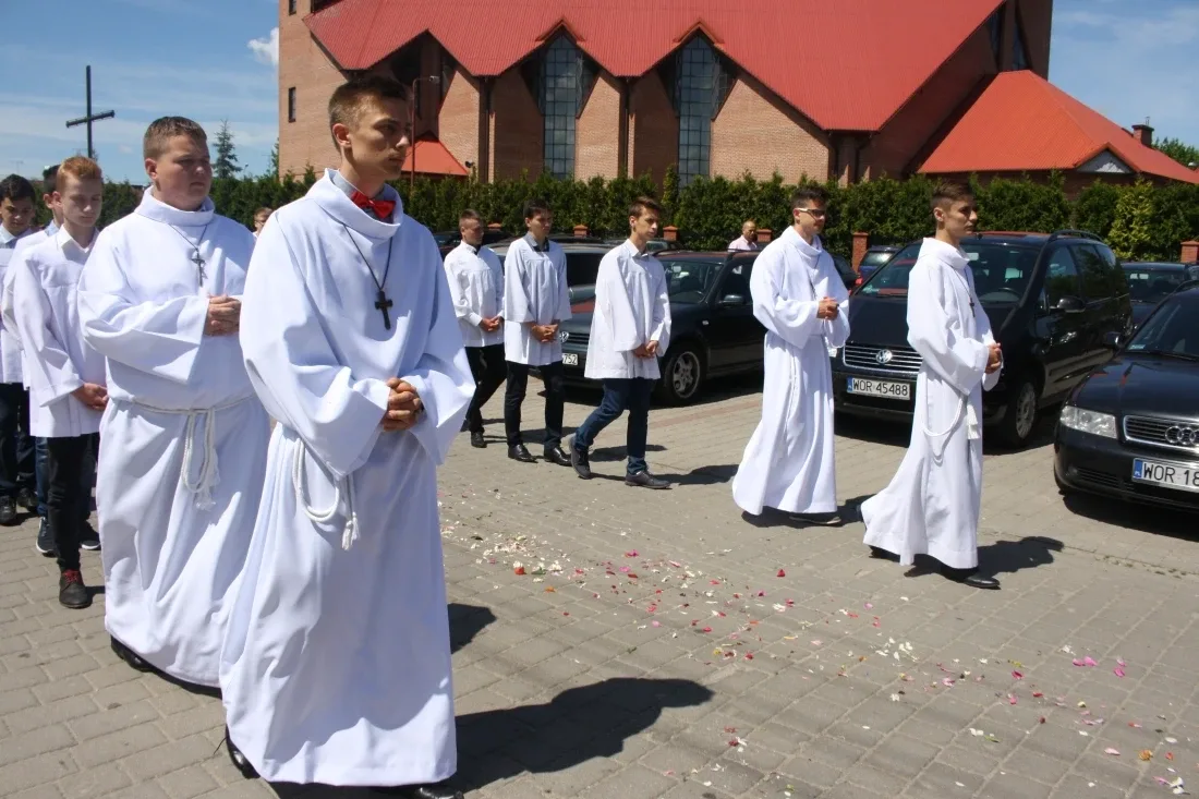Procesje Bożego Ciała przeszły ulicami miasta (zdjęcia)