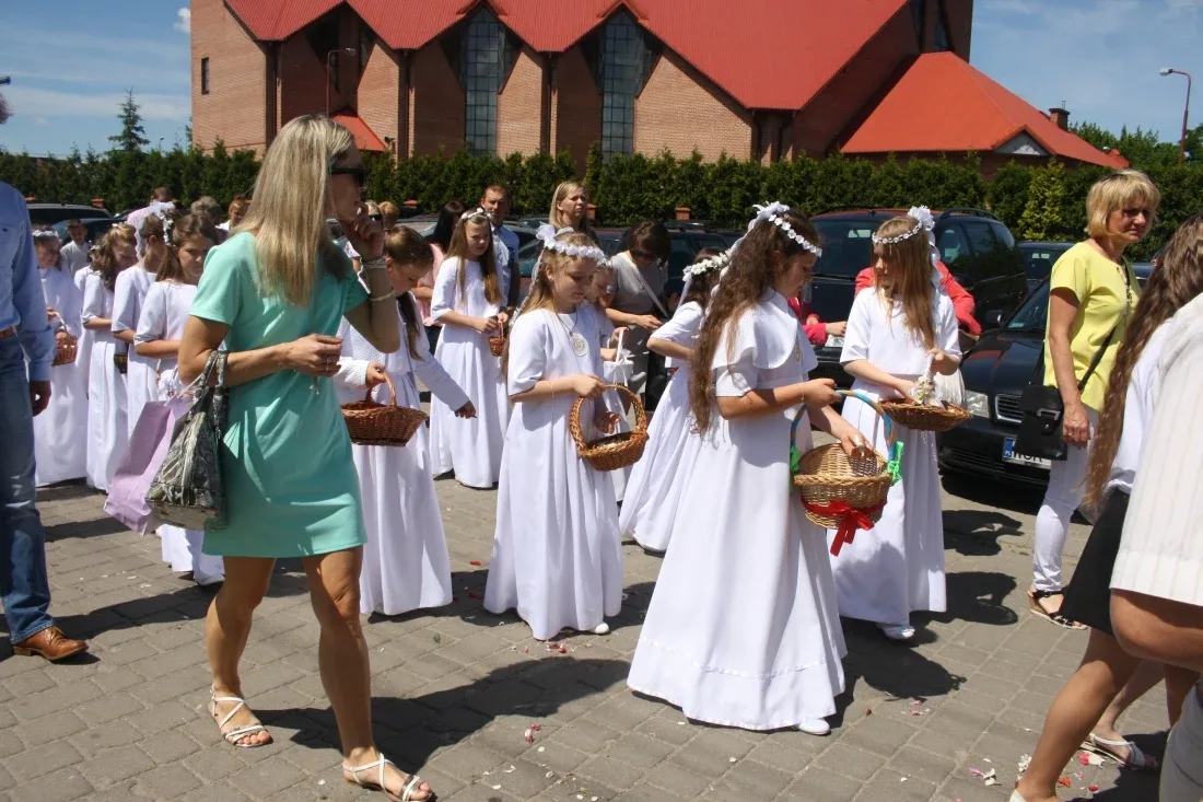 Procesje Bożego Ciała przeszły ulicami miasta (zdjęcia)