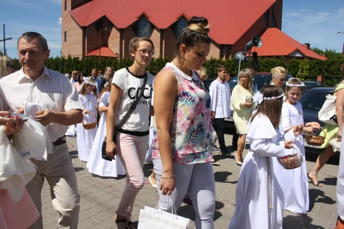 Procesje Bożego Ciała przeszły ulicami miasta (zdjęcia)