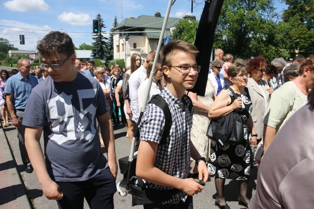 Procesje Bożego Ciała przeszły ulicami miasta (zdjęcia)