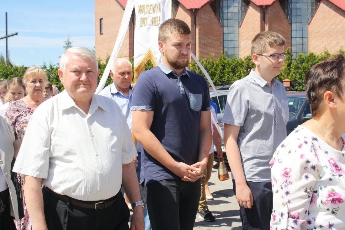 Procesje Bożego Ciała przeszły ulicami miasta (zdjęcia)