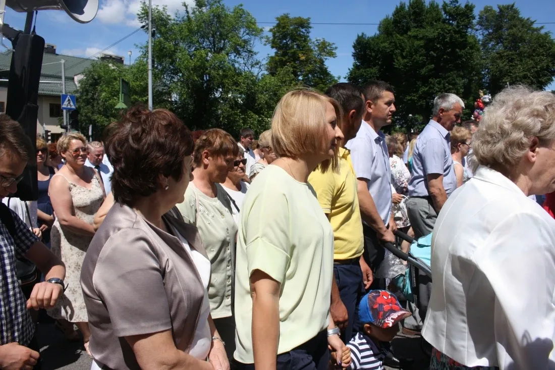 Procesje Bożego Ciała przeszły ulicami miasta (zdjęcia)