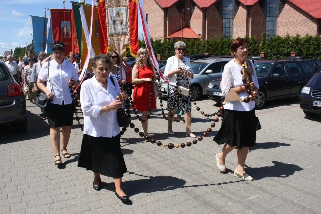 Procesje Bożego Ciała przeszły ulicami miasta (zdjęcia)