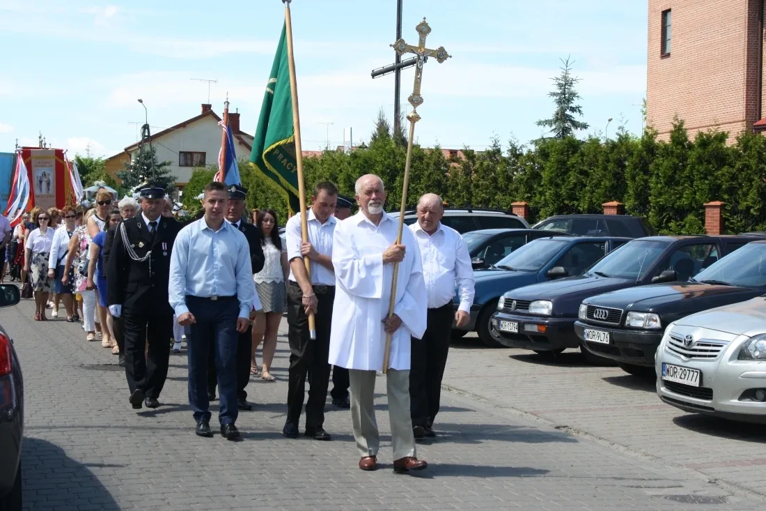 Procesje Bożego Ciała przeszły ulicami miasta (zdjęcia)