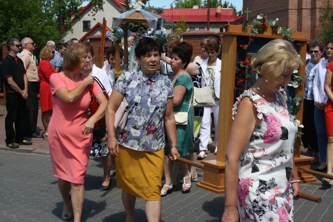 Procesje Bożego Ciała przeszły ulicami miasta (zdjęcia)